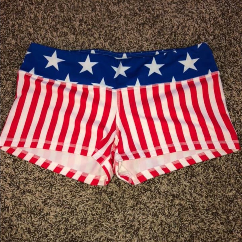 Fleo Shorts